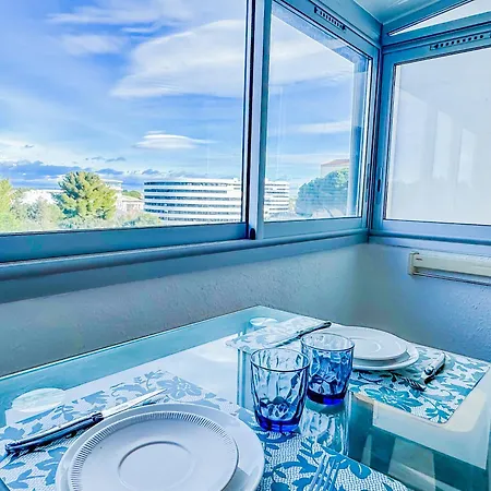 2 Personnes Proche Du Port * Agde